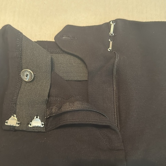 Chico's The Ultimate Fit Black Ponte Wide-Leg Crop Pants Size M/8 - Picture 8 of 15